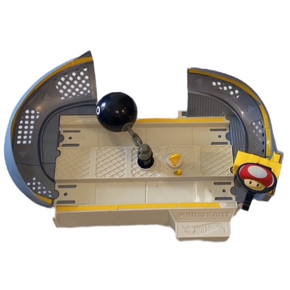 Mattel Hot Wheels Super Mario Kart Chain Chomp Track Set. - Picture 3 of 14